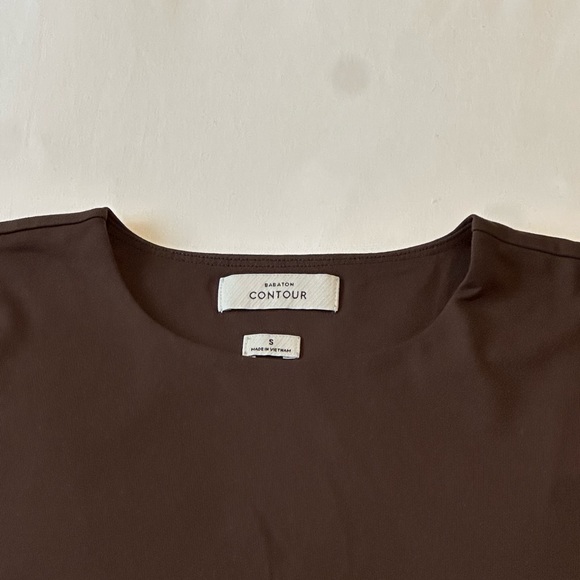 Aritzia Babaton Contour Brown Tee - Picture 2 of 3